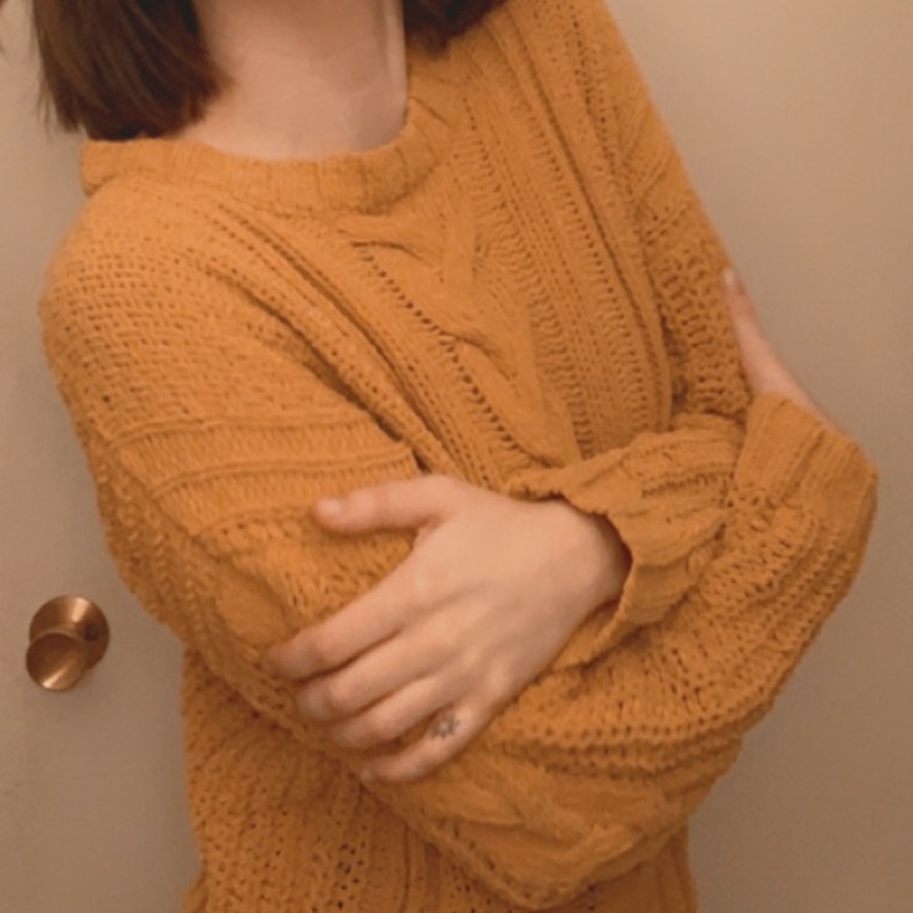 Beautiful deep mustard yellow sweater! SO SOFT